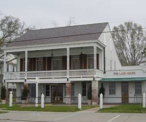 Lake House-New-Orleans