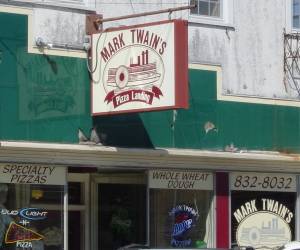 Mark Twain's Pizza-New-Orleans
